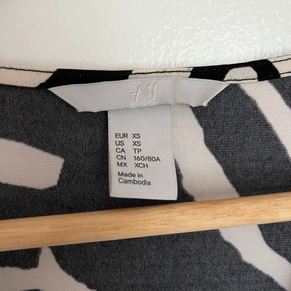 H&M Zebra Print Wrap Dress - Picture 3 of 5